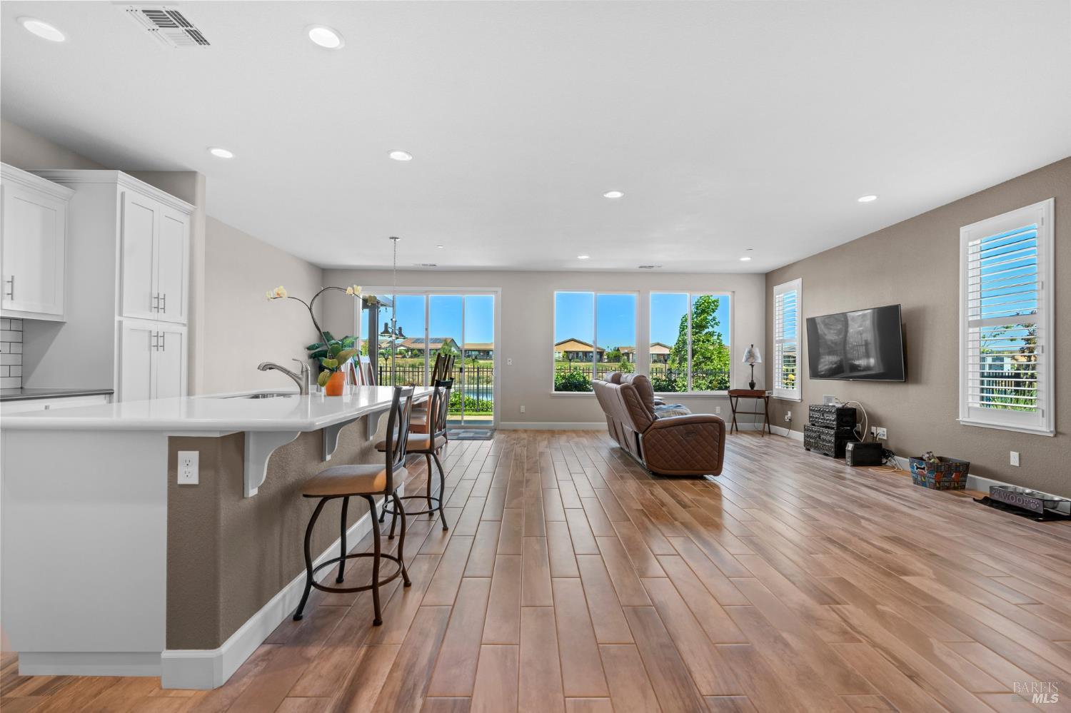 Detail Gallery Image 12 of 87 For 377 Silver Ridge Dr, Rio Vista,  CA 94571 - 2 Beds | 2/1 Baths