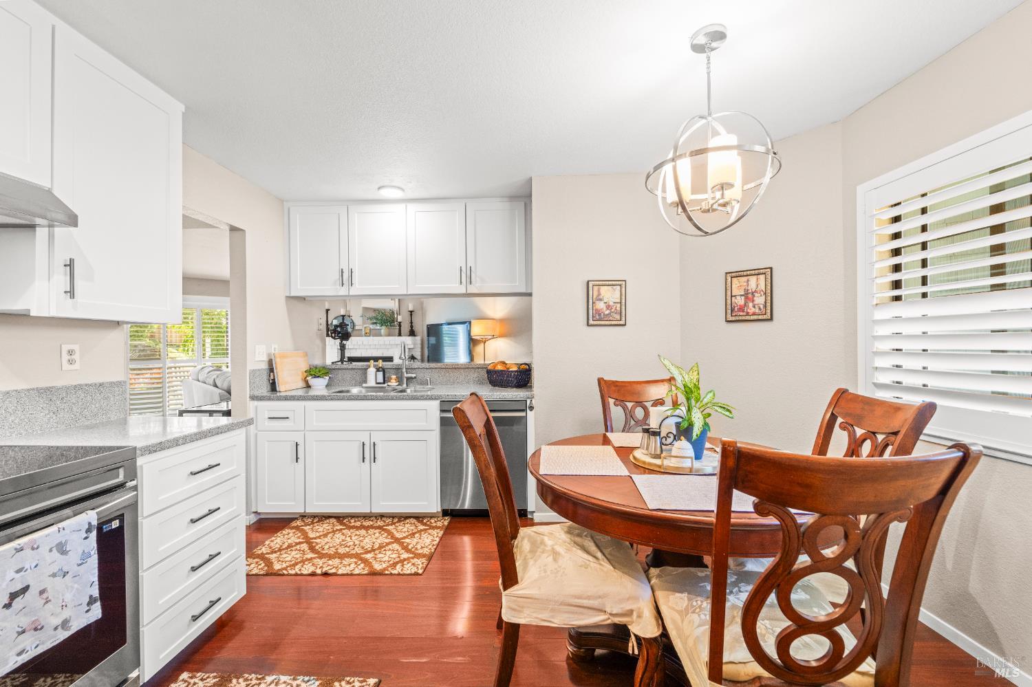 Detail Gallery Image 14 of 38 For 373 Clydesdale Dr, Vallejo,  CA 94591 - 3 Beds | 2 Baths