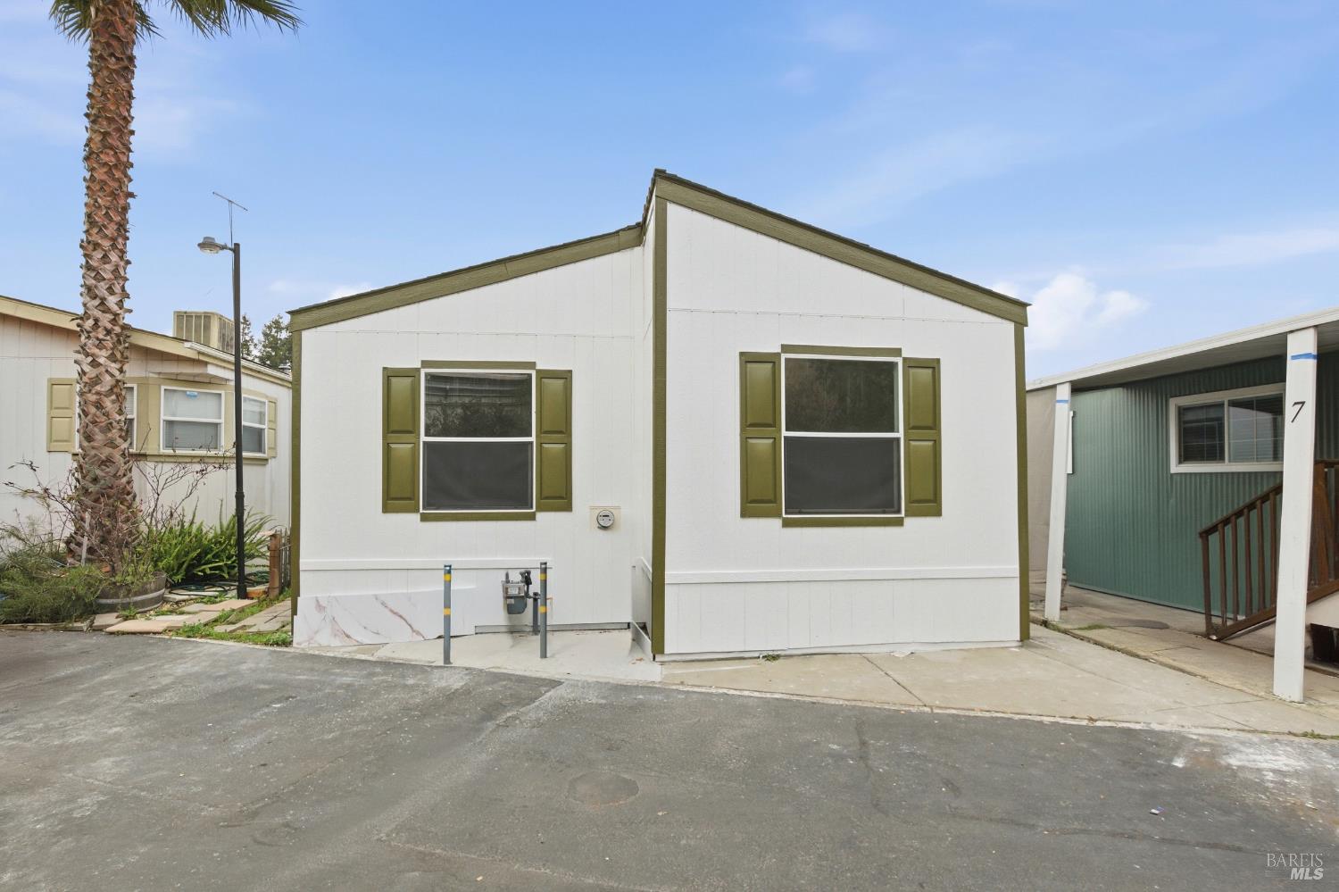 Front Image Thumbnail for BA326004747