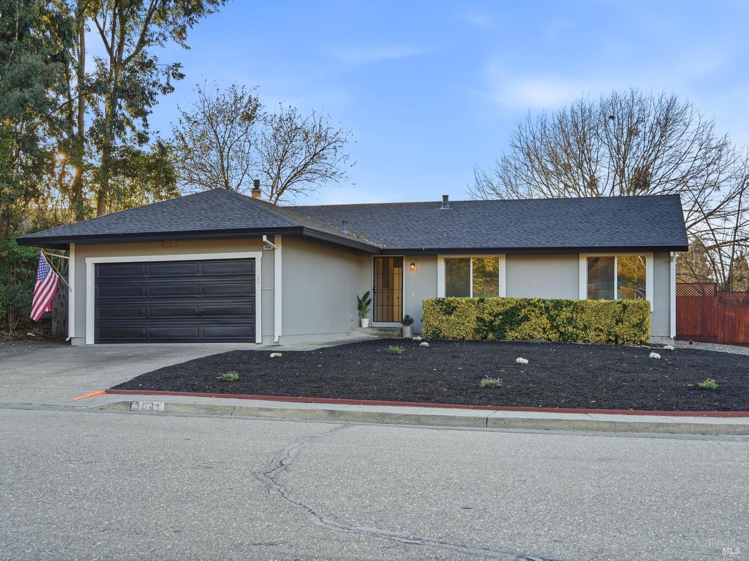 Detail Gallery Image 34 of 36 For 6041 Evelyn Ave, Rohnert Park,  CA 94928 - 4 Beds | 2 Baths