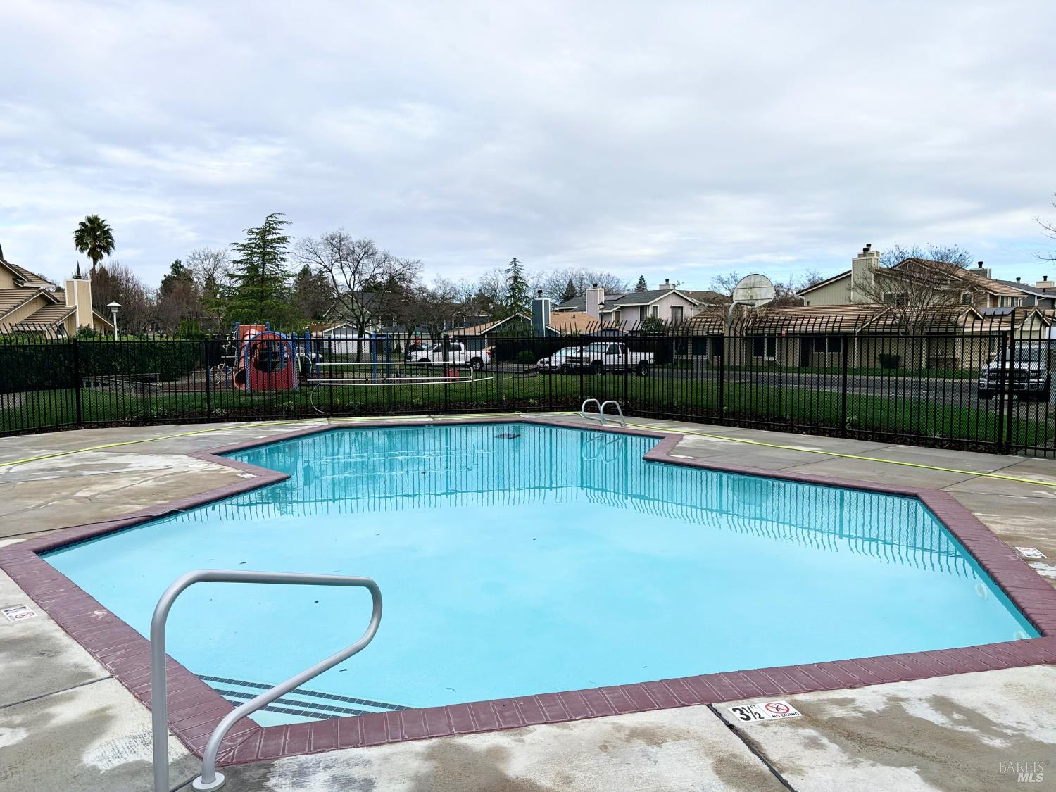 Detail Gallery Image 30 of 32 For 107 Freedom Ct, Vacaville,  CA 95687 - 3 Beds | 2/1 Baths