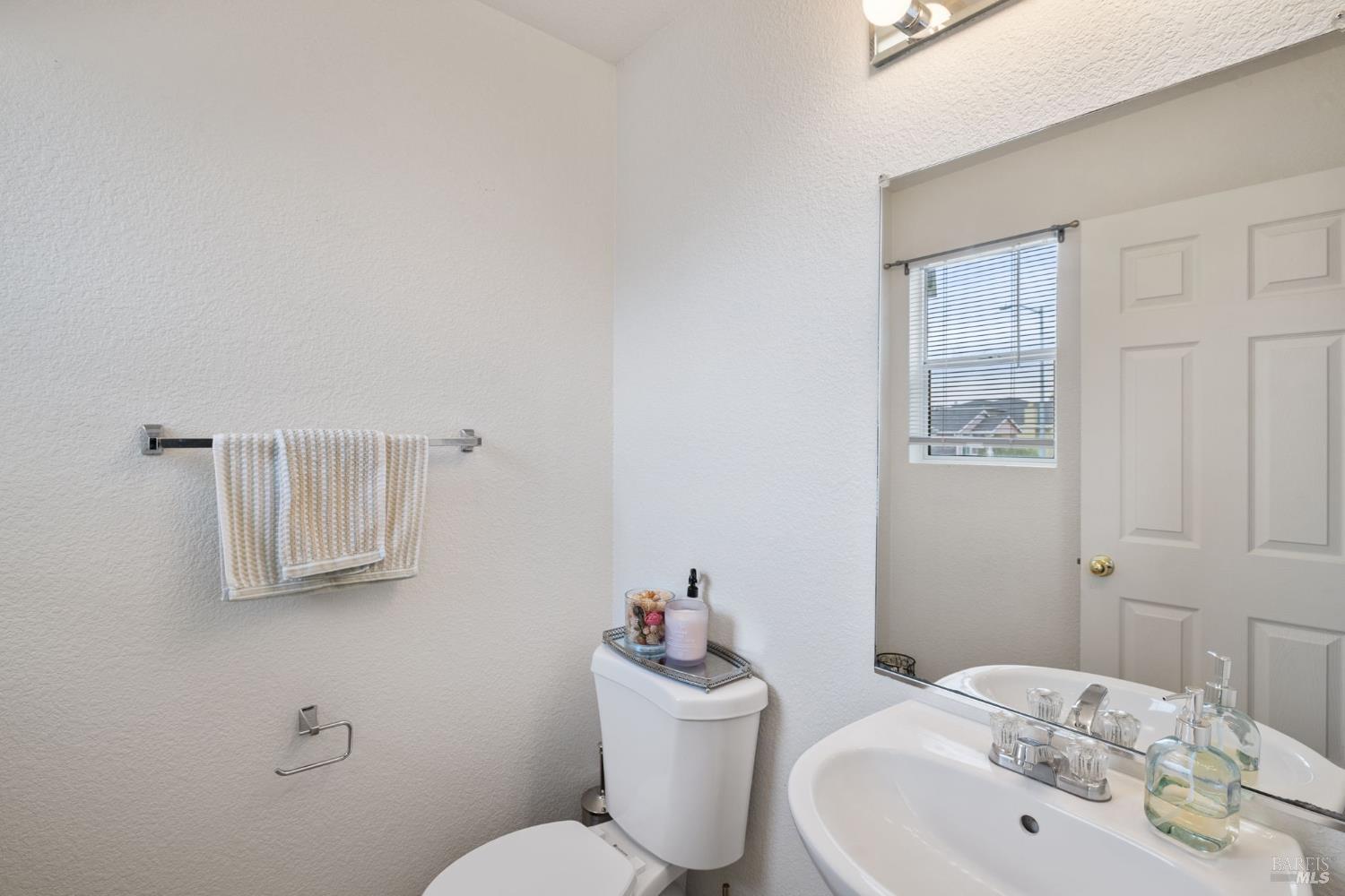 Detail Gallery Image 26 of 46 For 2305 Malachite Way, Santa Rosa,  CA 95404 - 3 Beds | 2/1 Baths