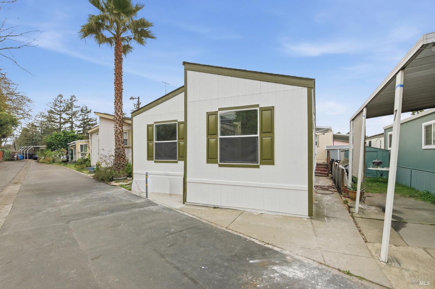 Detail Gallery Image 2 of 39 For 3455 Santa Rosa Ave 8, Santa Rosa,  CA 95407 - 3 Beds | 2 Baths