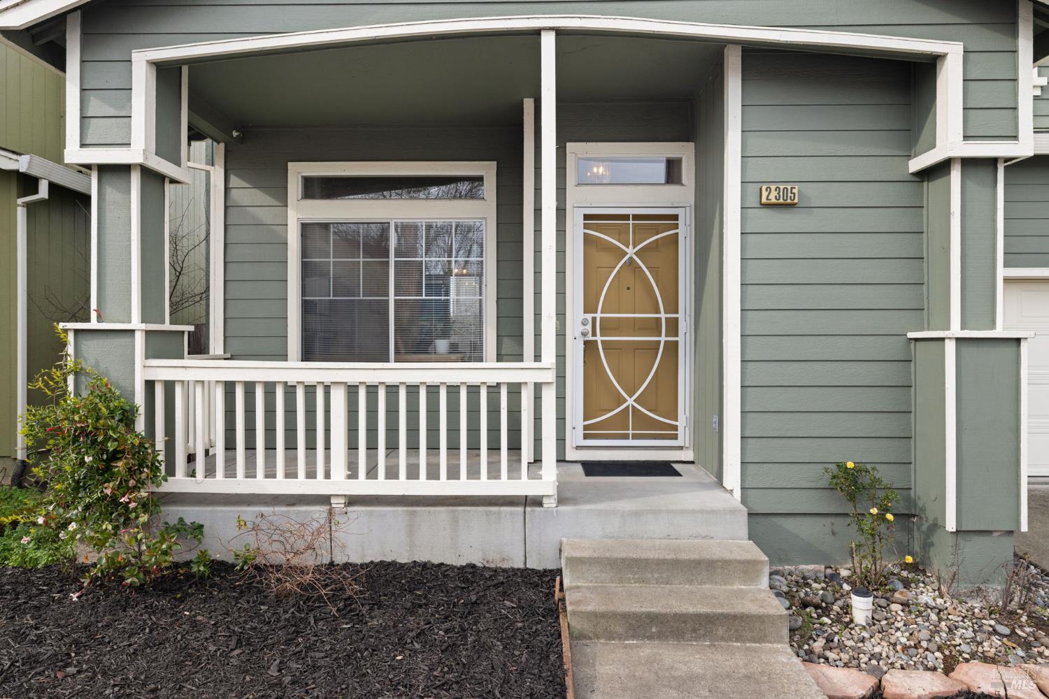 Detail Gallery Image 3 of 46 For 2305 Malachite Way, Santa Rosa,  CA 95404 - 3 Beds | 2/1 Baths