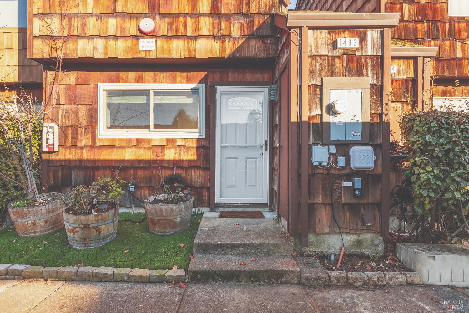 Detail Gallery Image 2 of 37 For 1493 Parkway Dr, Rohnert Park,  CA 94928 - 2 Beds | 1/1 Baths