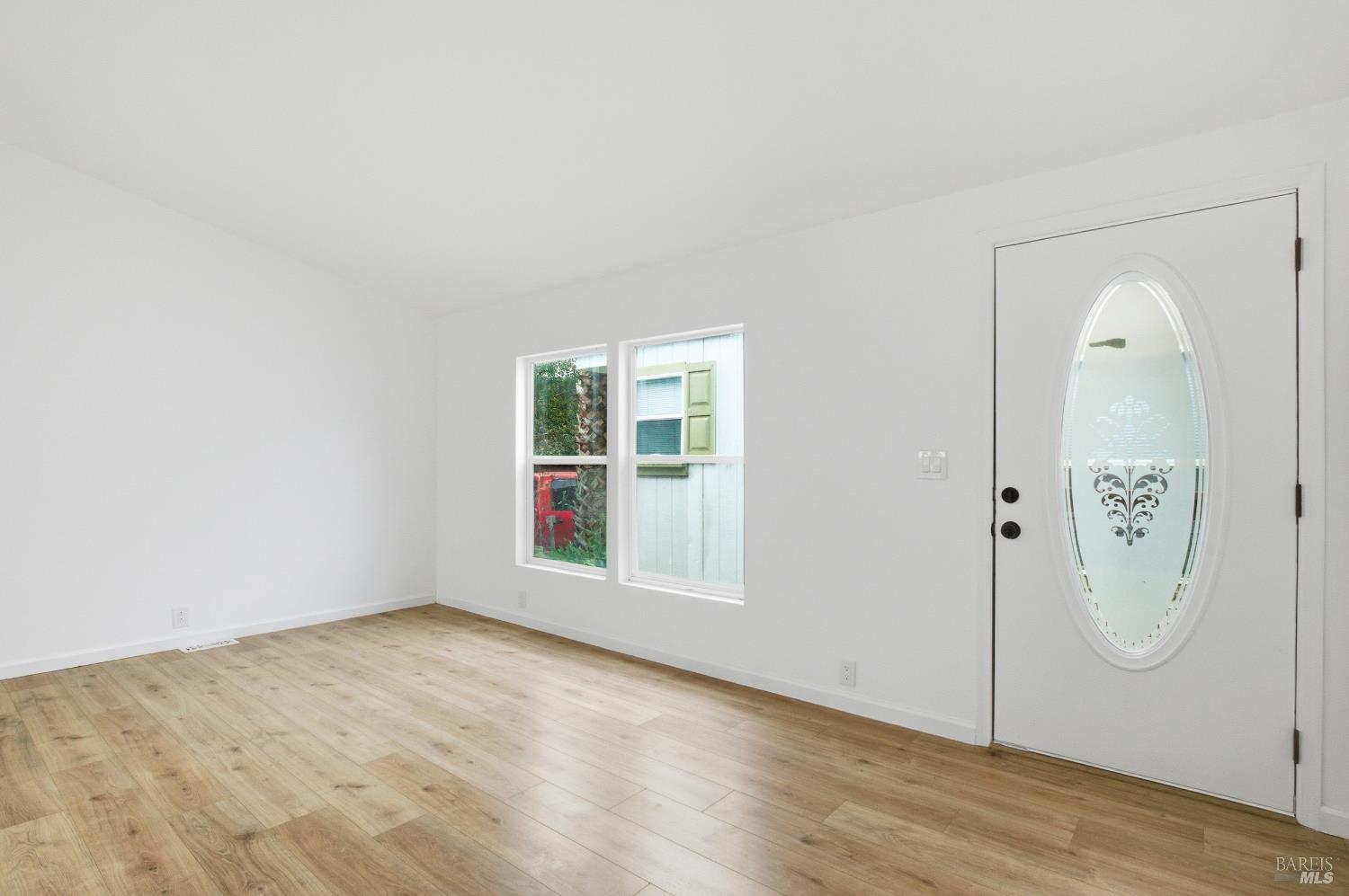 Detail Gallery Image 9 of 39 For 3455 Santa Rosa Ave 8, Santa Rosa,  CA 95407 - 3 Beds | 2 Baths