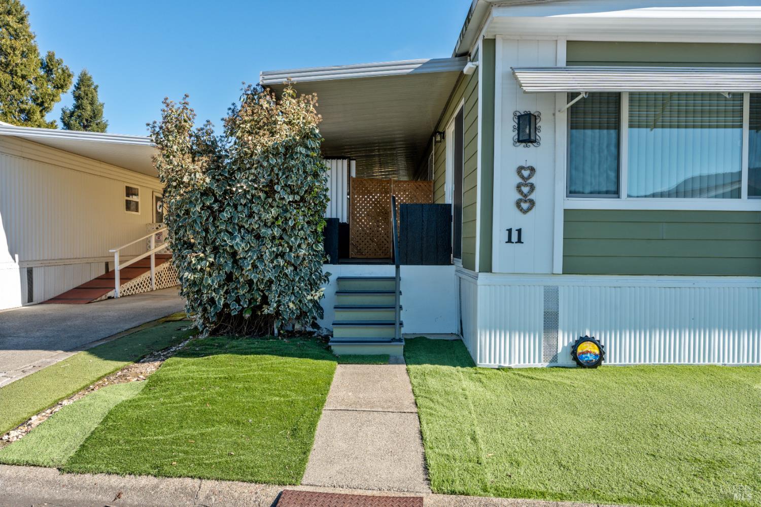 Detail Gallery Image 2 of 24 For 660 Leslie St 11, Ukiah,  CA 95482 - 2 Beds | 2 Baths