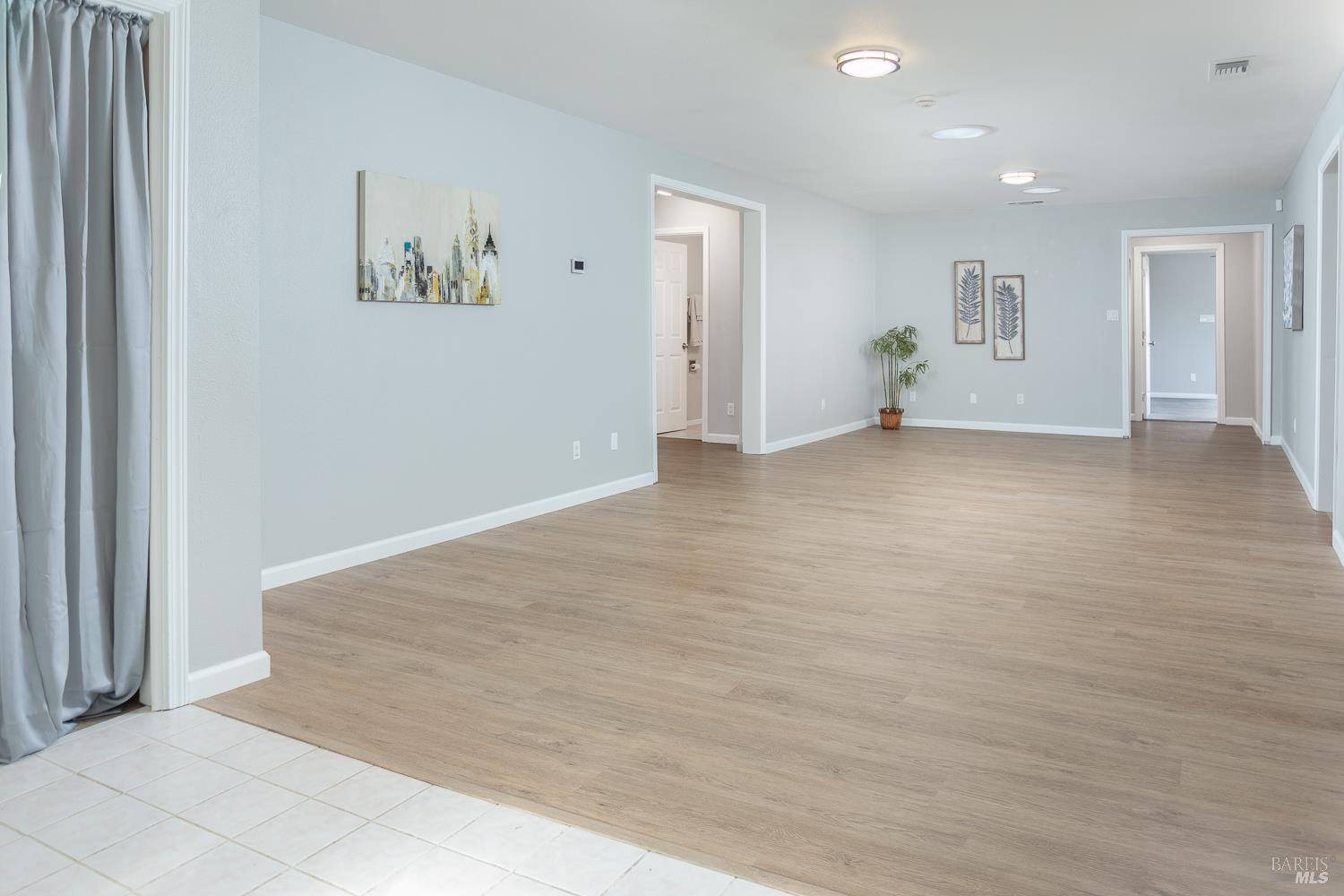 Detail Gallery Image 5 of 47 For 16 Solano Dr, Dixon,  CA 95620 - 5 Beds | 3 Baths