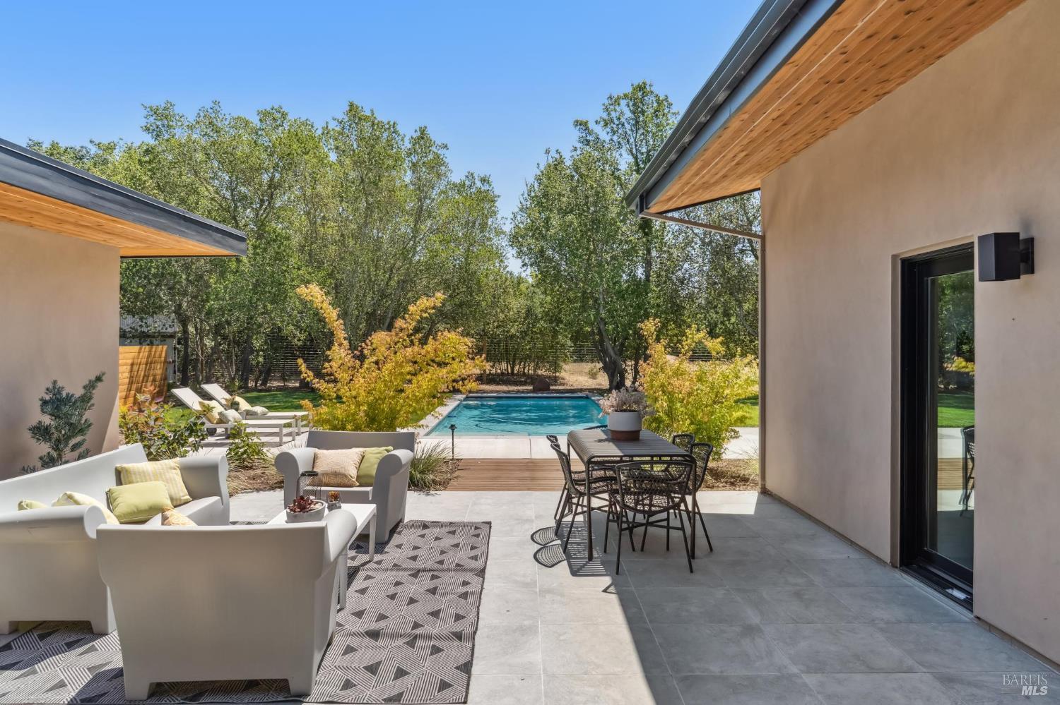 Detail Gallery Image 25 of 49 For 216 1st St, Sonoma,  CA 95476 - 3 Beds | 2/1 Baths