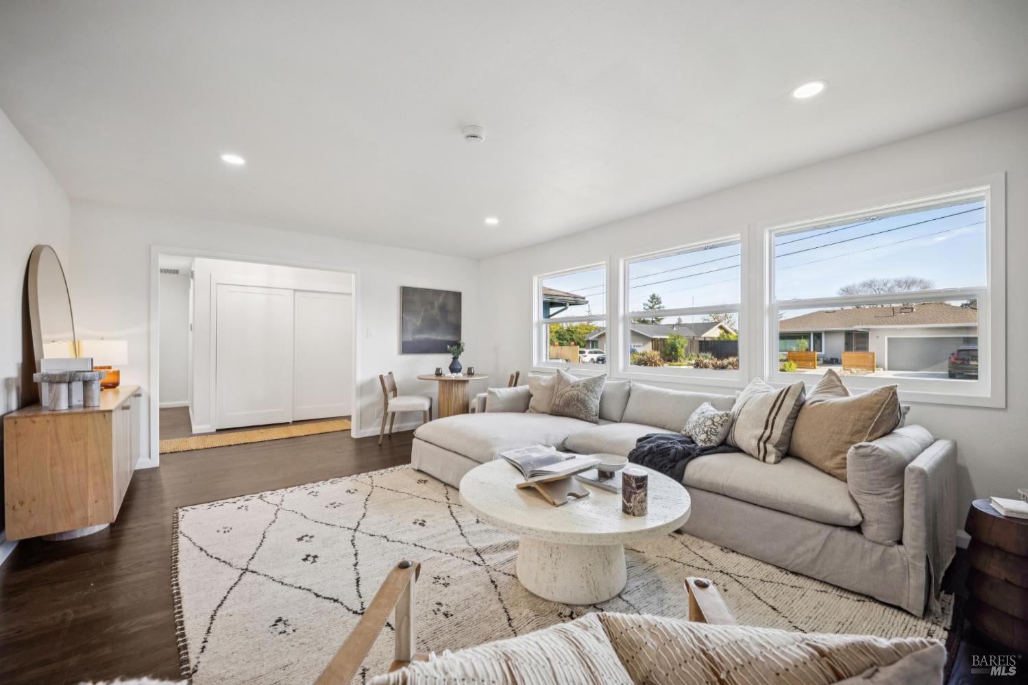 Detail Gallery Image 7 of 54 For 3 Fabian Ct, Novato,  CA 94947 - 3 Beds | 2 Baths