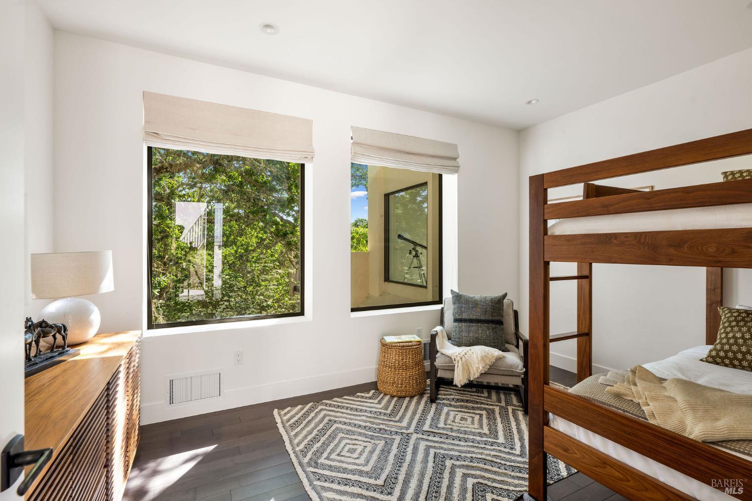 Detail Gallery Image 25 of 45 For 9359 Ladera Rd, Glen Ellen,  CA 95442 - 4 Beds | 5/1 Baths