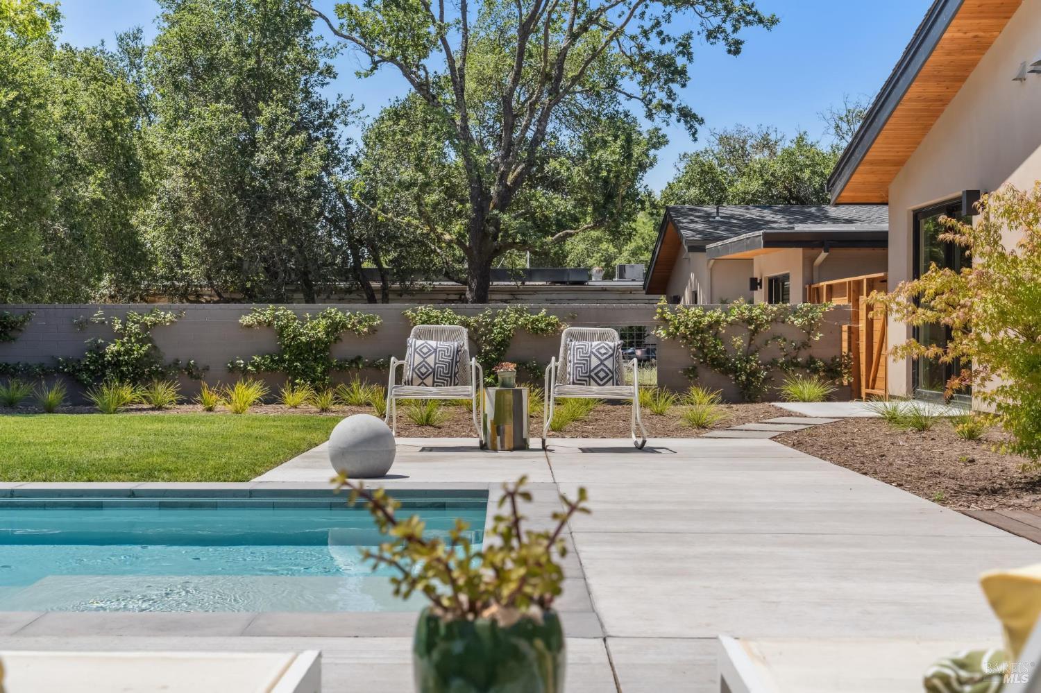 Detail Gallery Image 21 of 49 For 216 1st St, Sonoma,  CA 95476 - 3 Beds | 2/1 Baths