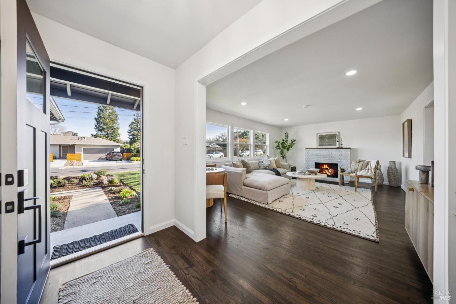 Detail Gallery Image 5 of 54 For 3 Fabian Ct, Novato,  CA 94947 - 3 Beds | 2 Baths