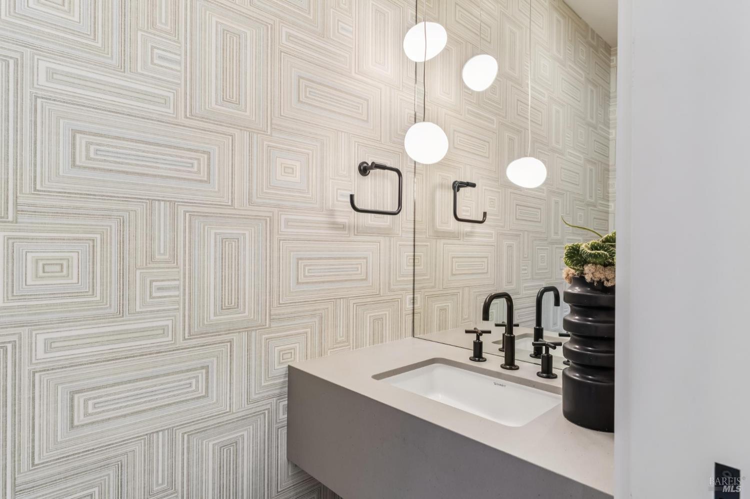 Detail Gallery Image 27 of 49 For 216 1st St, Sonoma,  CA 95476 - 3 Beds | 2/1 Baths