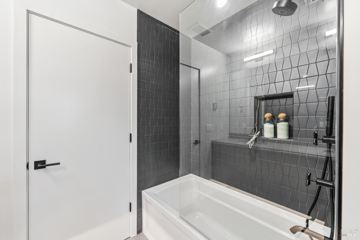 Detail Gallery Image 28 of 49 For 216 1st St, Sonoma,  CA 95476 - 3 Beds | 2/1 Baths