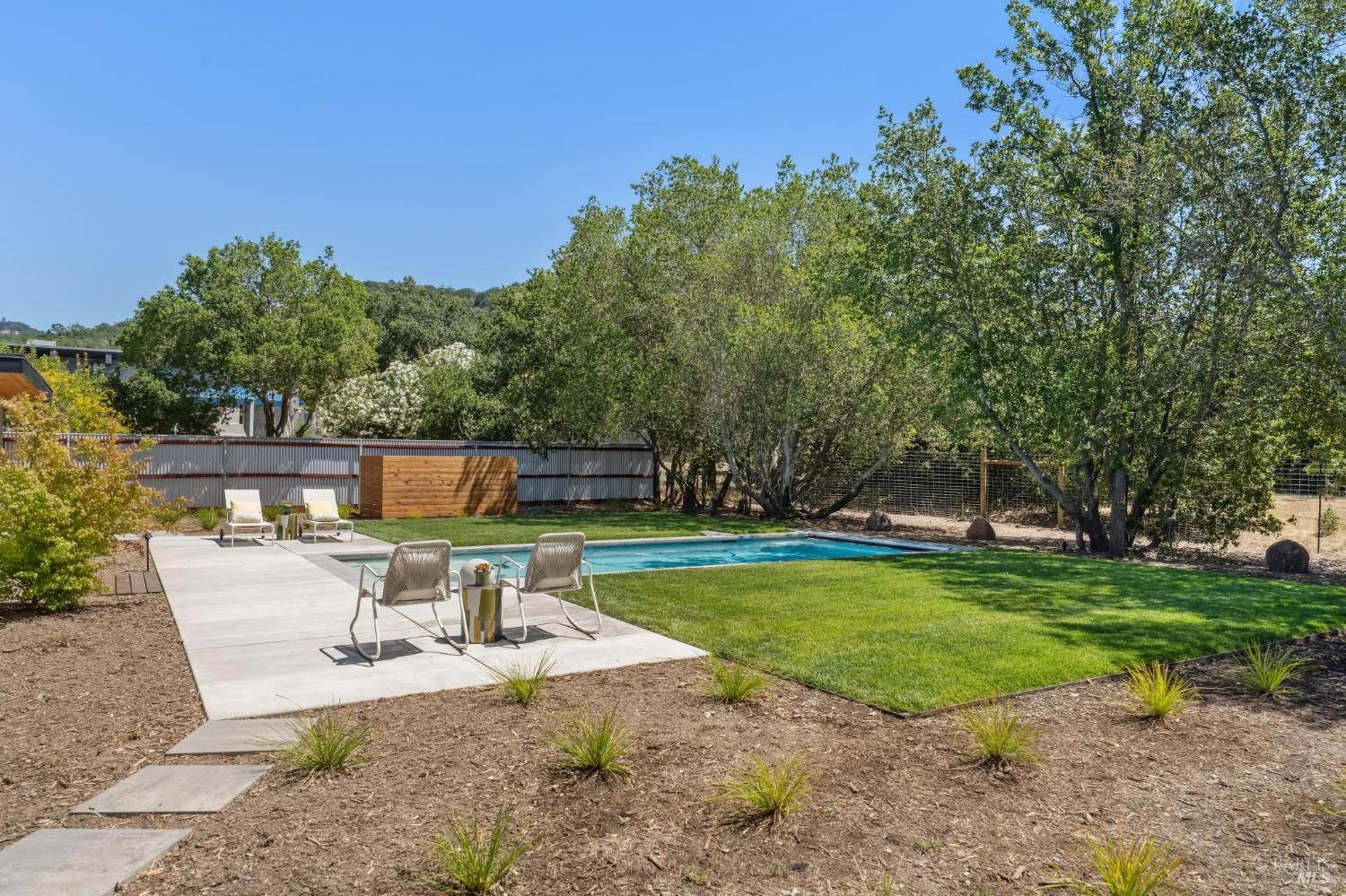 Detail Gallery Image 18 of 49 For 216 1st St, Sonoma,  CA 95476 - 3 Beds | 2/1 Baths