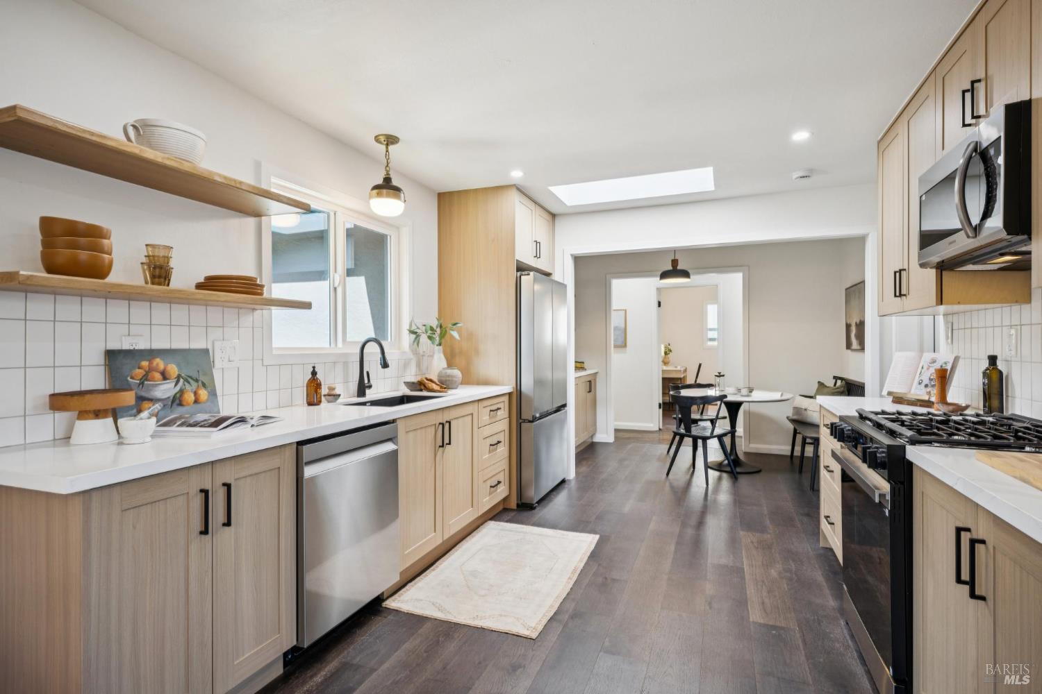 Detail Gallery Image 10 of 54 For 3 Fabian Ct, Novato,  CA 94947 - 3 Beds | 2 Baths