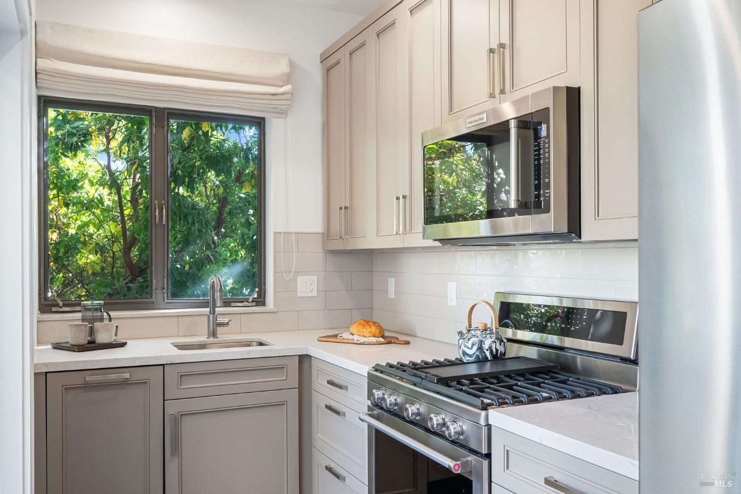 Detail Gallery Image 37 of 45 For 9359 Ladera Rd, Glen Ellen,  CA 95442 - 4 Beds | 5/1 Baths