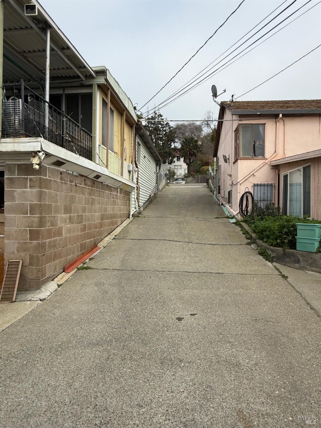 Detail Gallery Image 8 of 9 For 116 Navone St, Vallejo,  CA 94591 - 2 Beds | 1 Baths