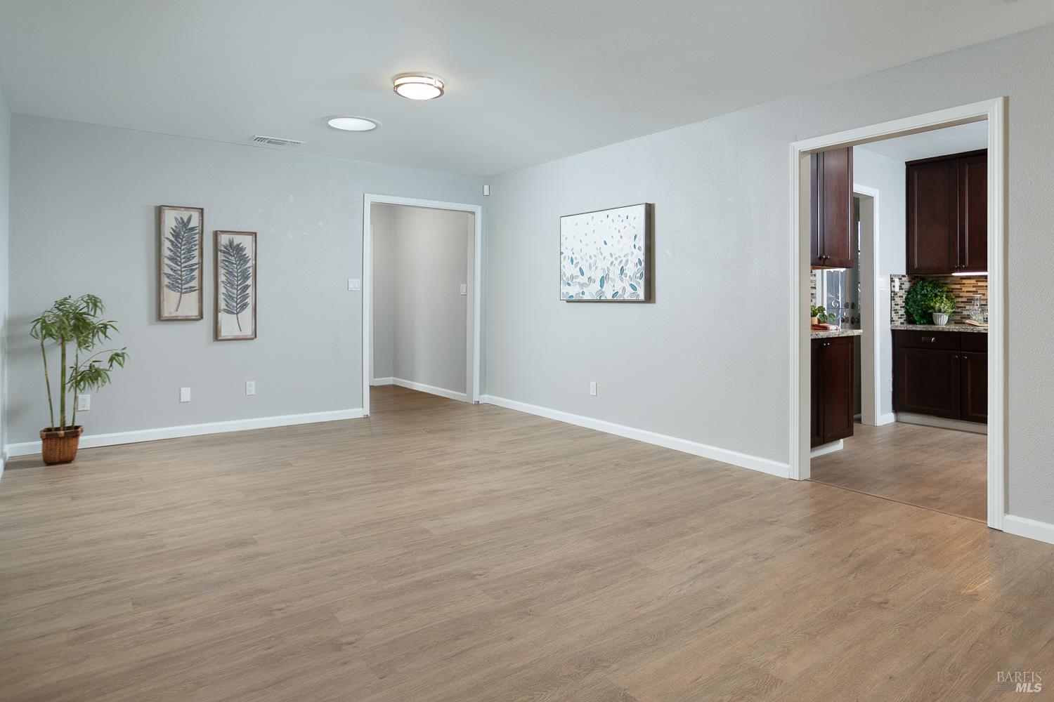 Detail Gallery Image 6 of 47 For 16 Solano Dr, Dixon,  CA 95620 - 5 Beds | 3 Baths