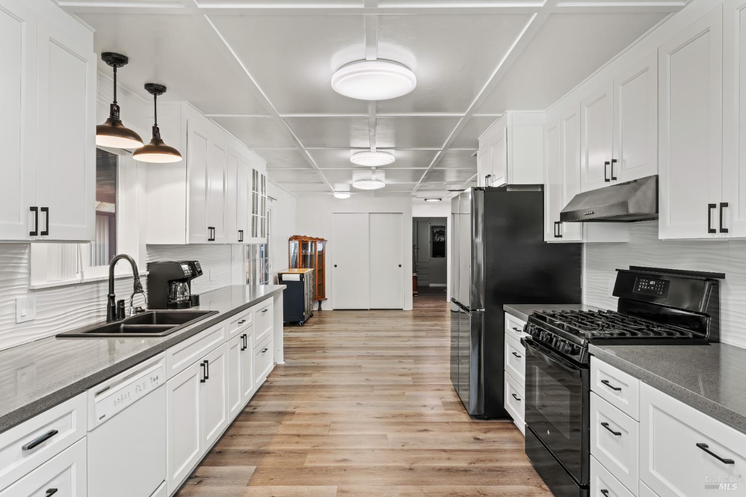 Detail Gallery Image 5 of 24 For 660 Leslie St 11, Ukiah,  CA 95482 - 2 Beds | 2 Baths