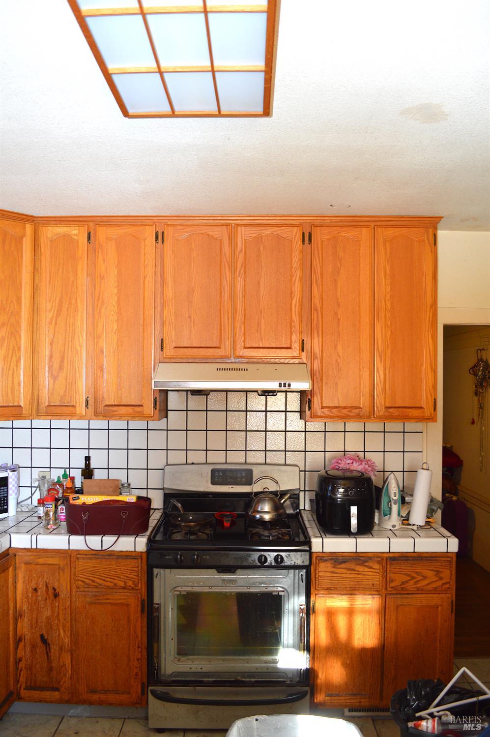 Detail Gallery Image 16 of 20 For 1141 E 33rd St, Oakland,  CA 94610 - 2 Beds | 2 Baths