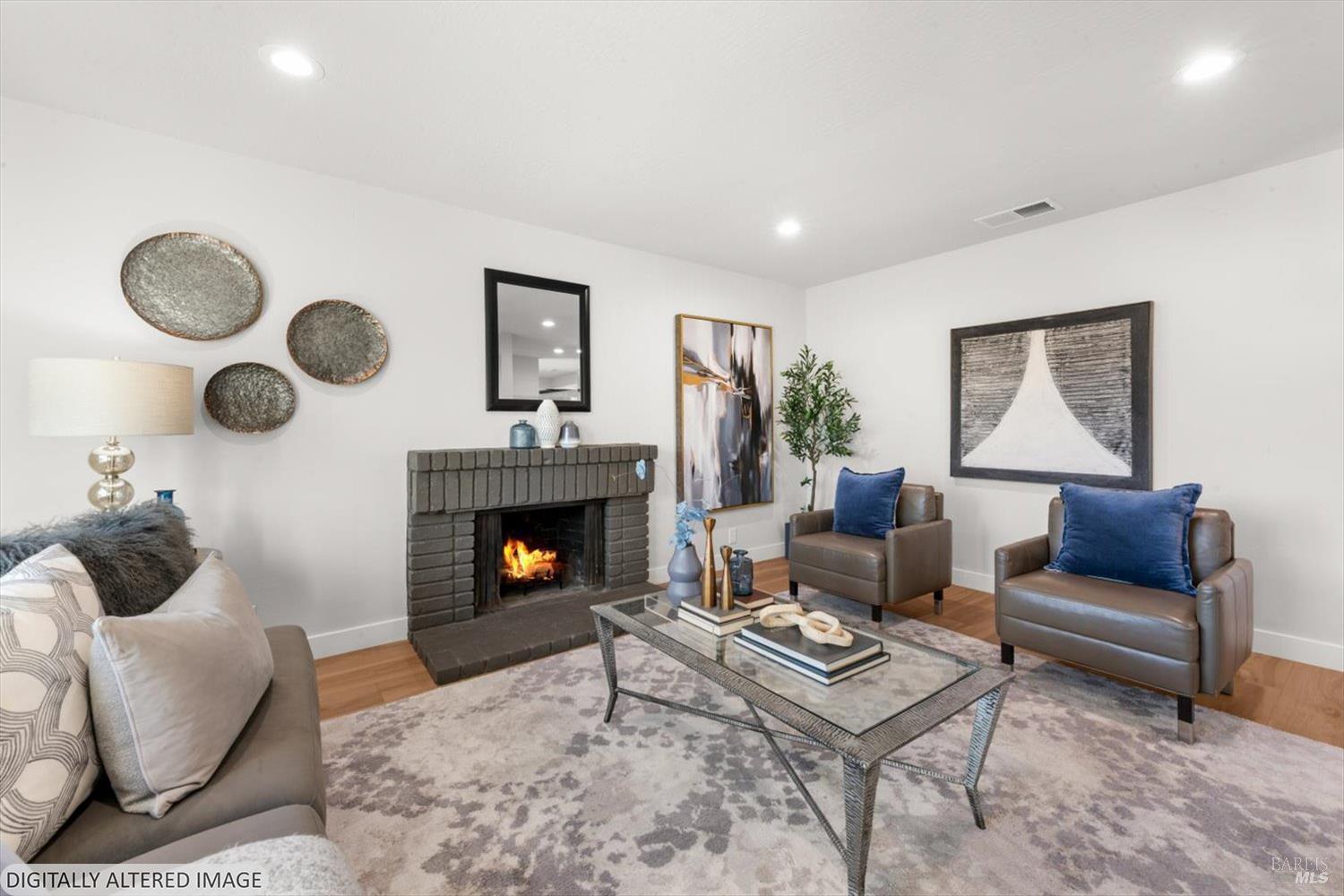 Detail Gallery Image 4 of 19 For 428 Crofters Ct, Fairfield,  CA 94533 - 4 Beds | 2 Baths