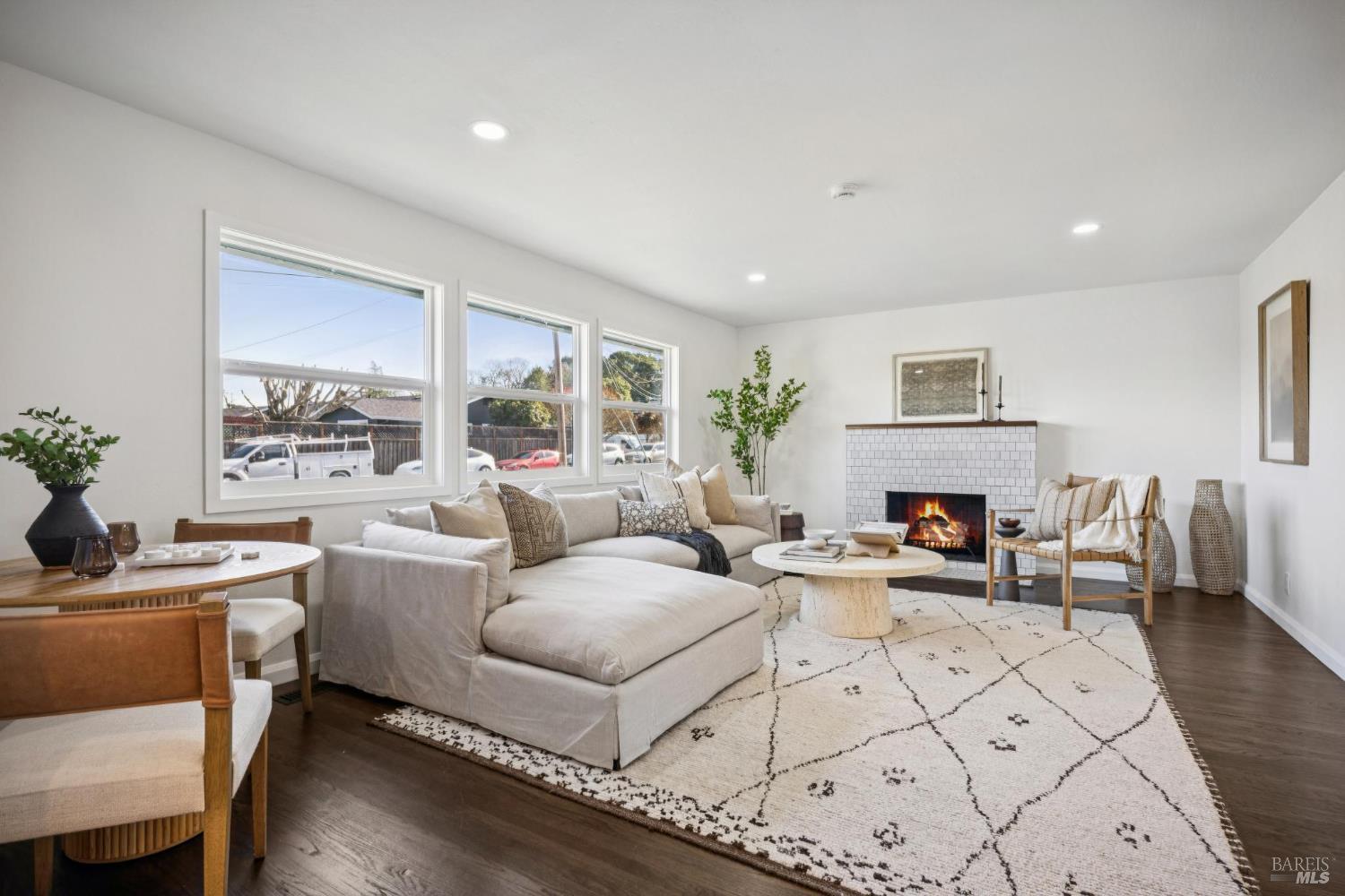 Detail Gallery Image 20 of 54 For 3 Fabian Ct, Novato,  CA 94947 - 3 Beds | 2 Baths