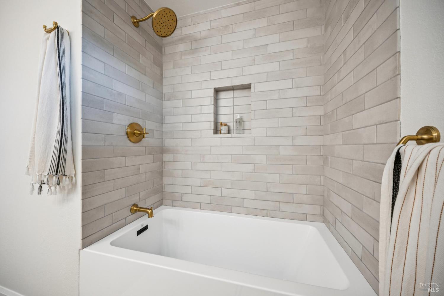 Detail Gallery Image 36 of 54 For 3 Fabian Ct, Novato,  CA 94947 - 3 Beds | 2 Baths