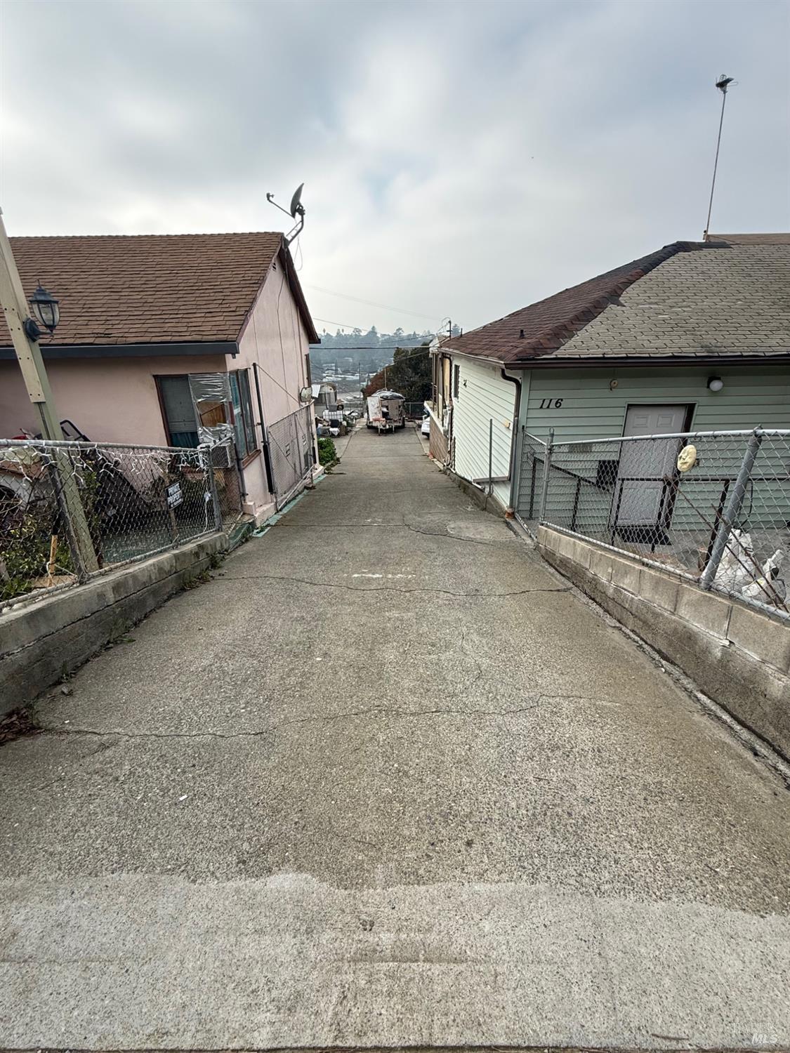 Detail Gallery Image 7 of 9 For 116 Navone St, Vallejo,  CA 94591 - 2 Beds | 1 Baths