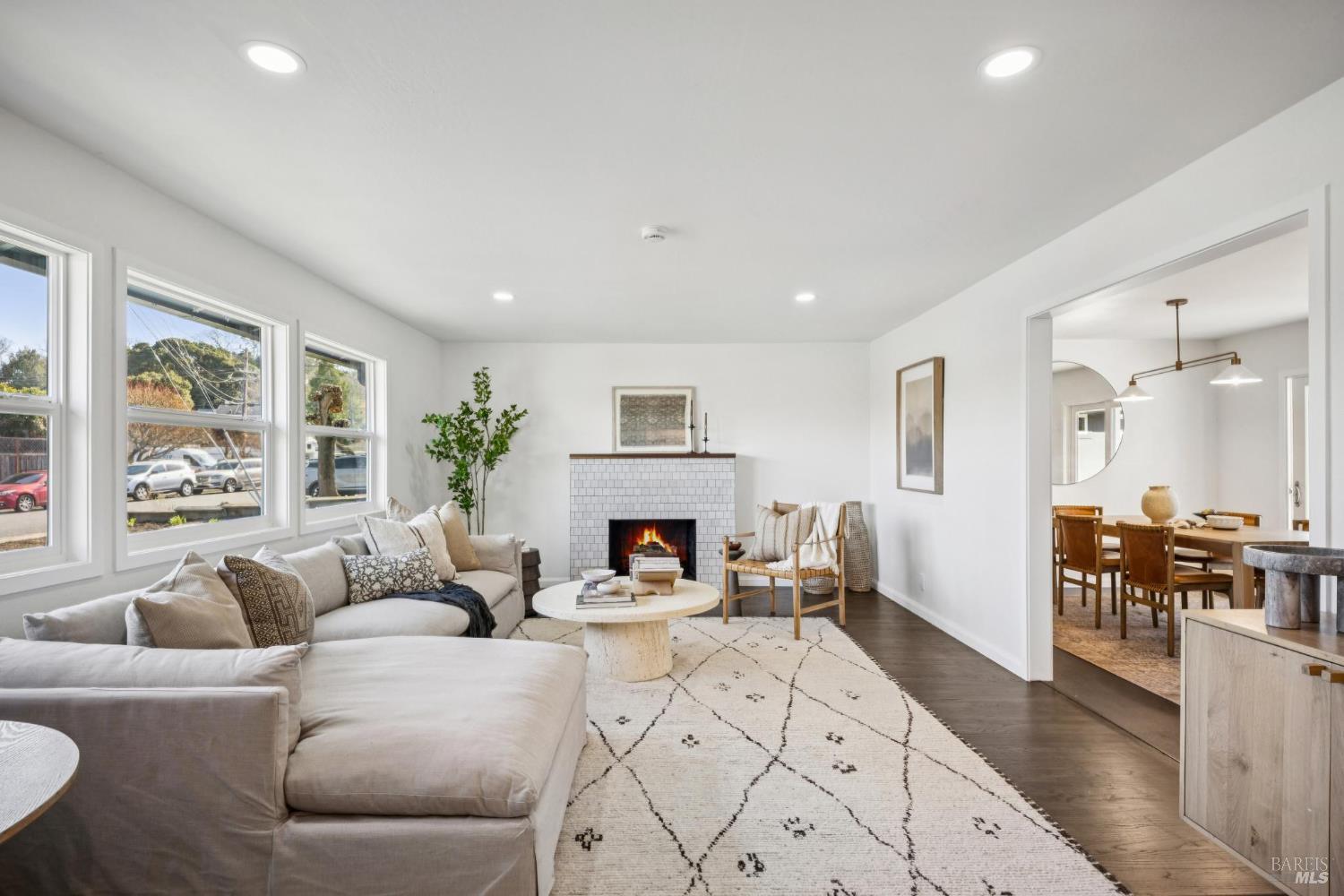 Detail Gallery Image 4 of 54 For 3 Fabian Ct, Novato,  CA 94947 - 3 Beds | 2 Baths