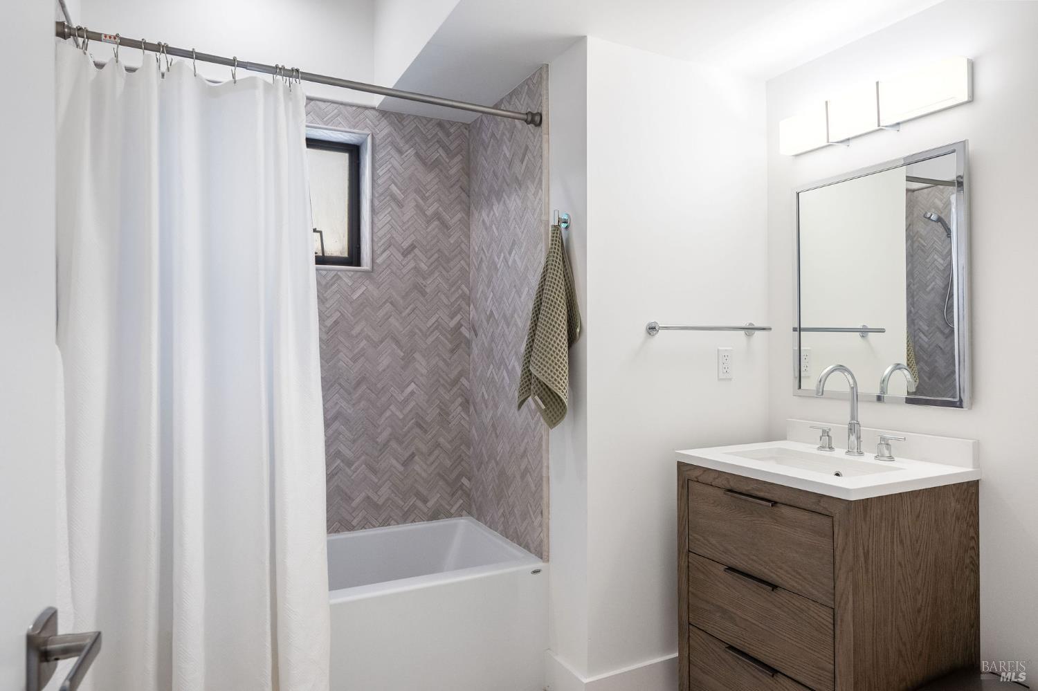 Detail Gallery Image 39 of 45 For 9359 Ladera Rd, Glen Ellen,  CA 95442 - 4 Beds | 5/1 Baths