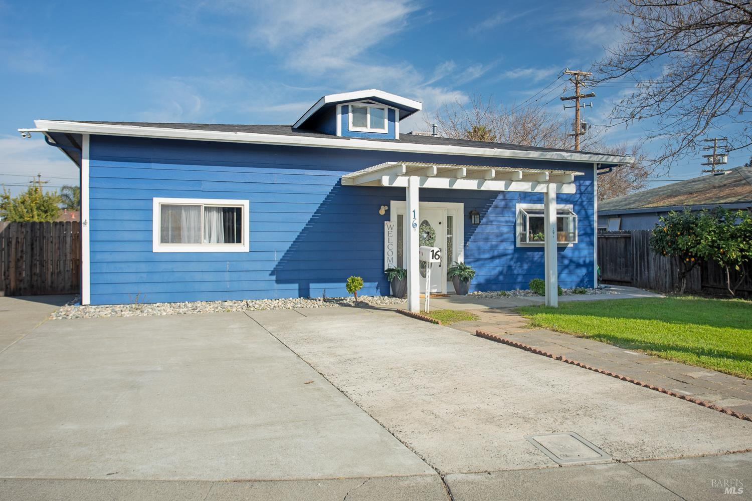 Detail Gallery Image 2 of 47 For 16 Solano Dr, Dixon,  CA 95620 - 5 Beds | 3 Baths