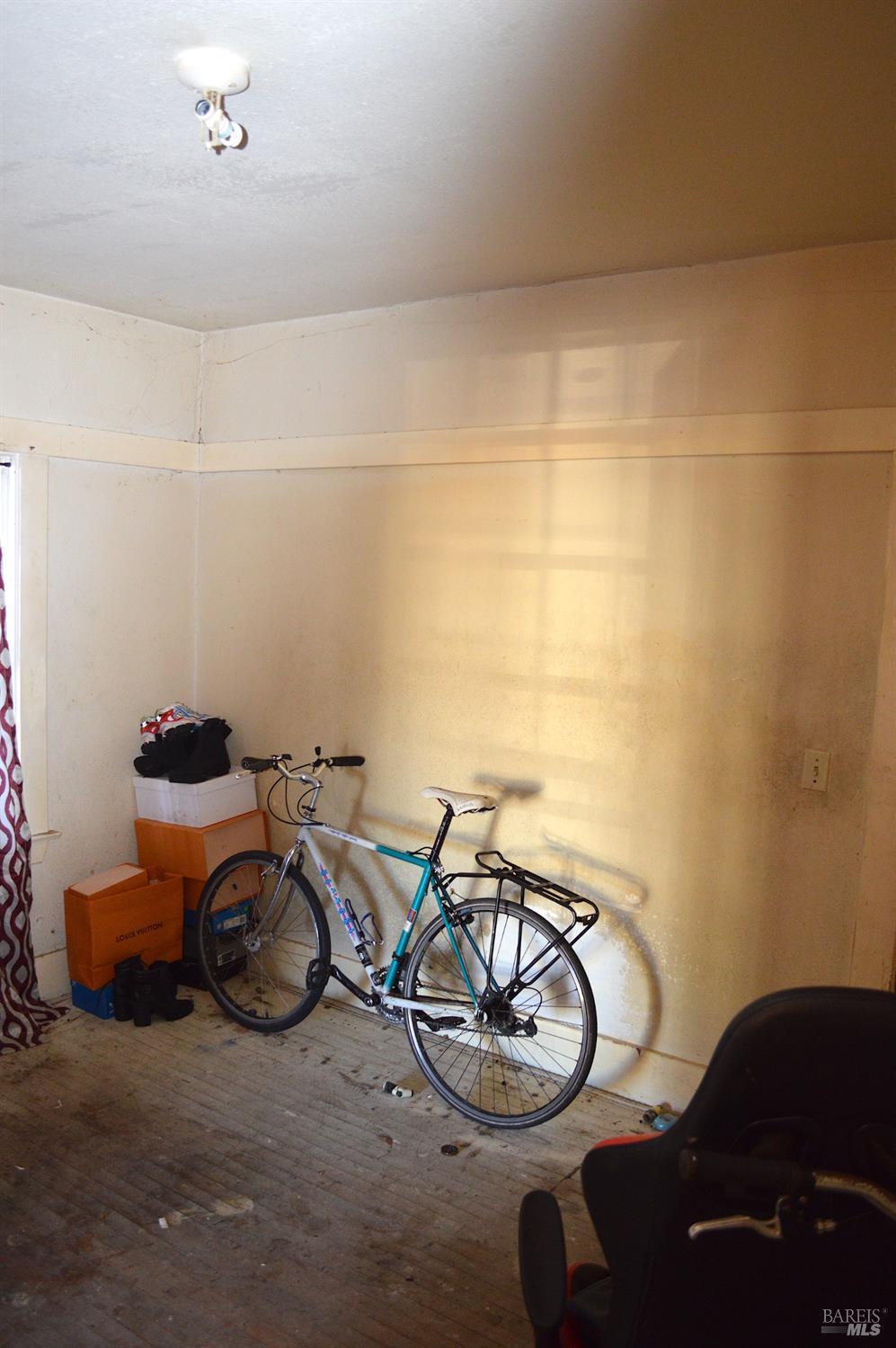 Detail Gallery Image 9 of 20 For 1141 E 33rd St, Oakland,  CA 94610 - 2 Beds | 2 Baths