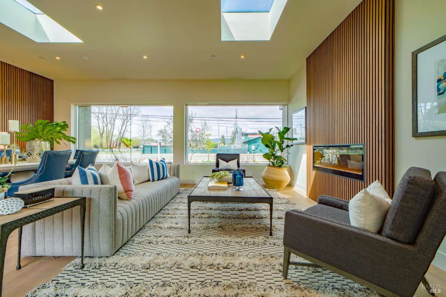 Detail Gallery Image 4 of 43 For 226 1st St, Sonoma,  CA 95476 - 3 Beds | 2 Baths