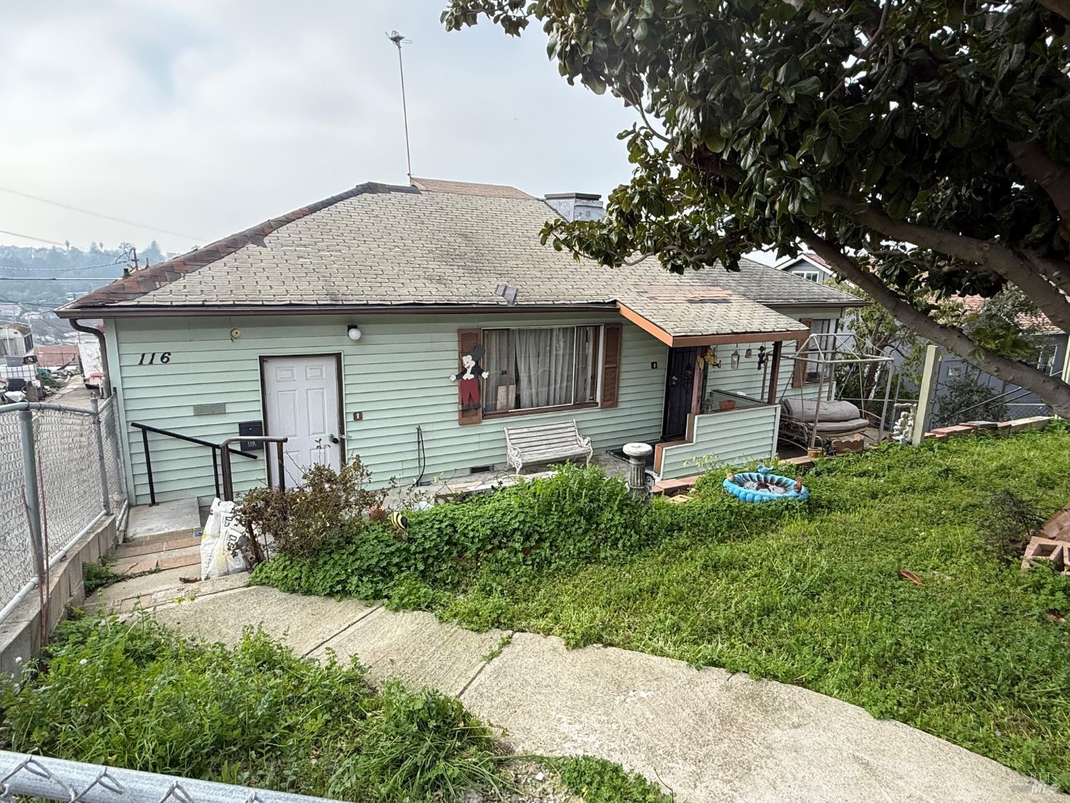 Front Image Thumbnail for BA326005704