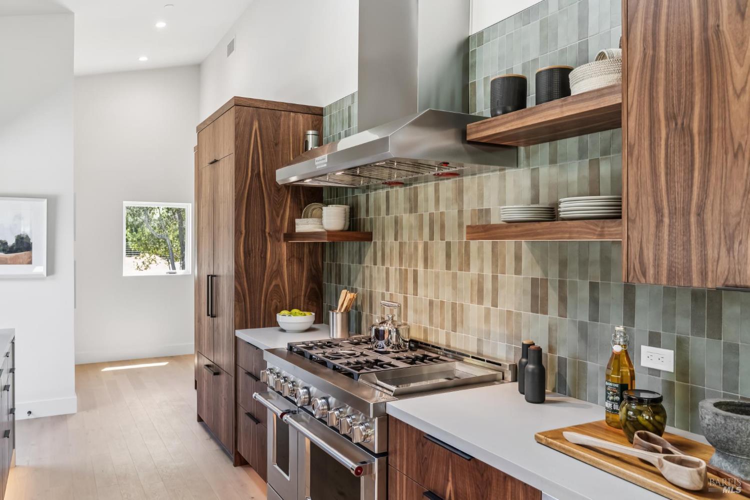 Detail Gallery Image 13 of 49 For 216 1st St, Sonoma,  CA 95476 - 3 Beds | 2/1 Baths