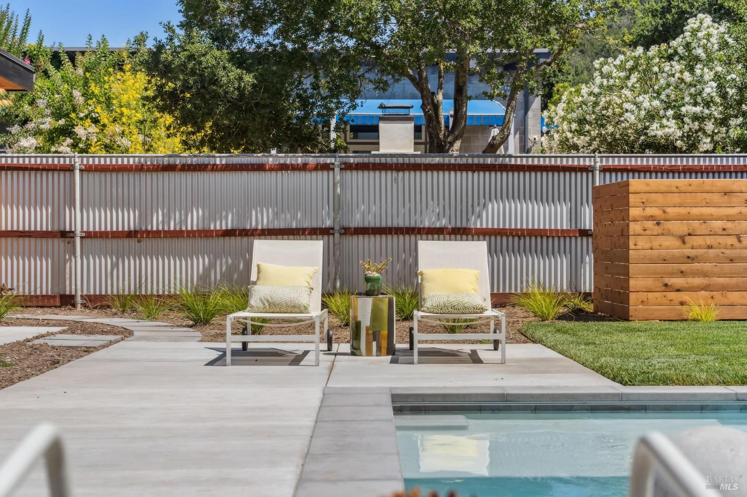 Detail Gallery Image 19 of 49 For 216 1st St, Sonoma,  CA 95476 - 3 Beds | 2/1 Baths