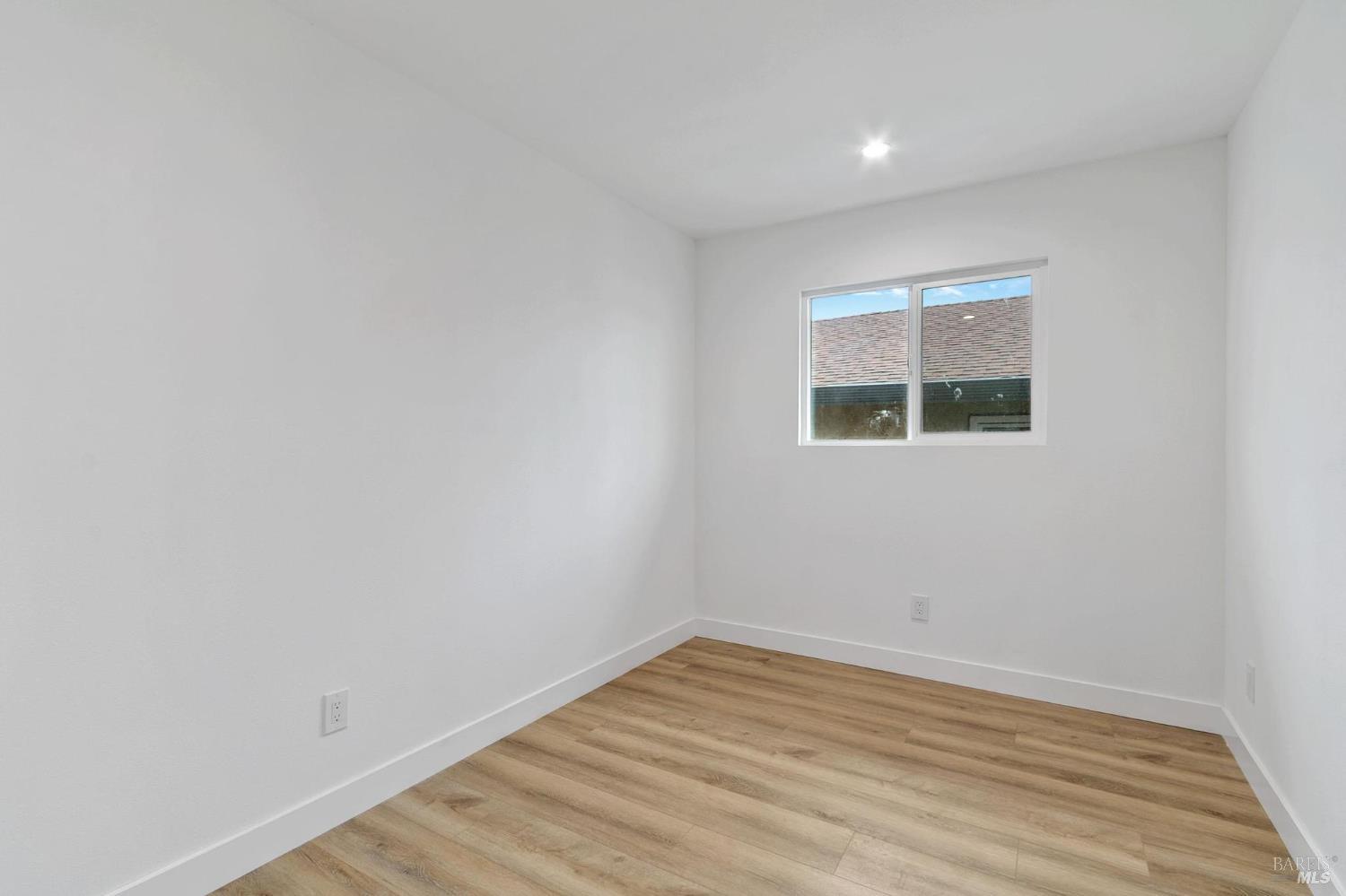 Detail Gallery Image 16 of 25 For 604 Oregon St, Fairfield,  CA 94533 - 6 Beds | 3 Baths