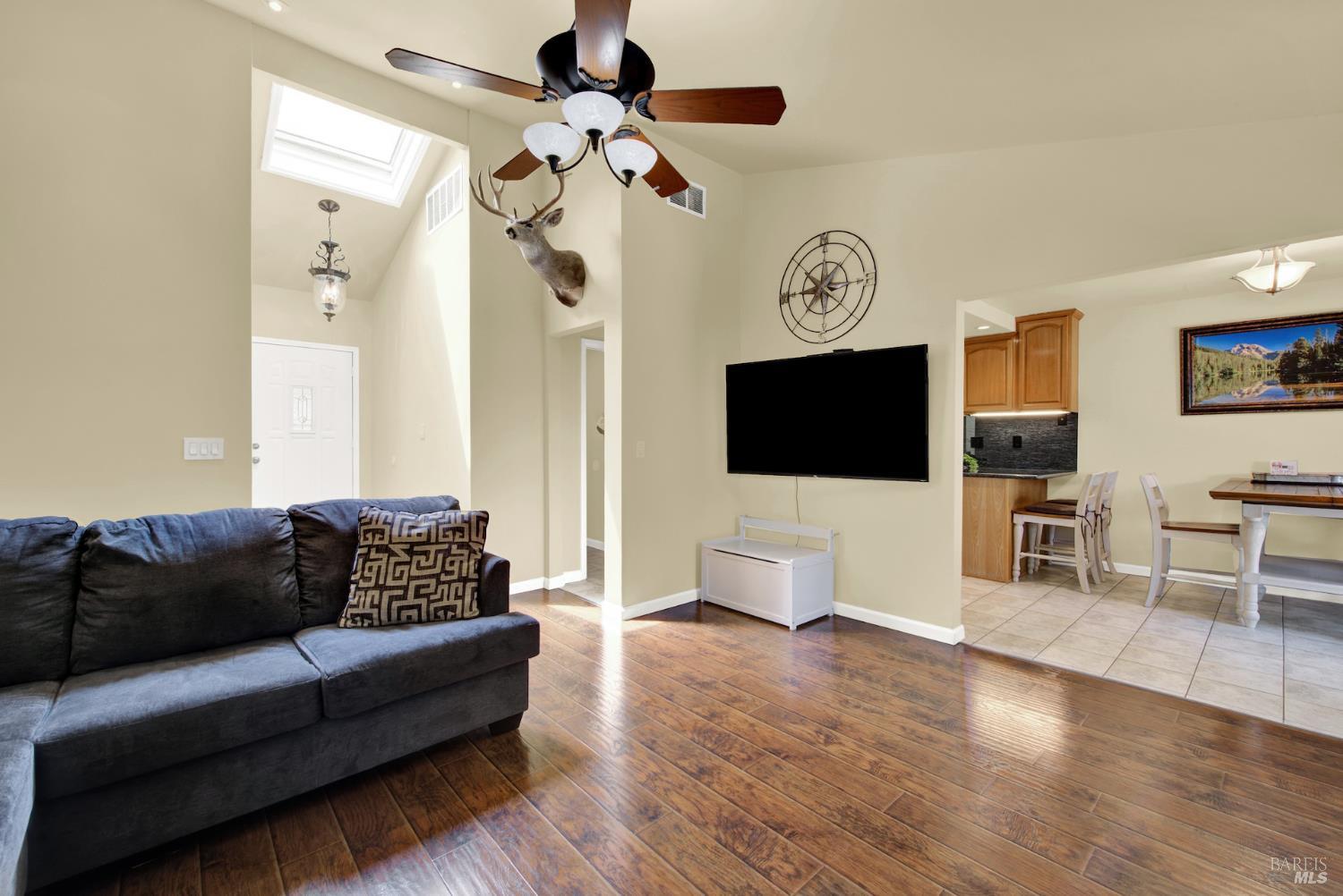 Detail Gallery Image 19 of 72 For 680 Silver Lake Dr, Fairfield,  CA 94534 - 3 Beds | 2 Baths