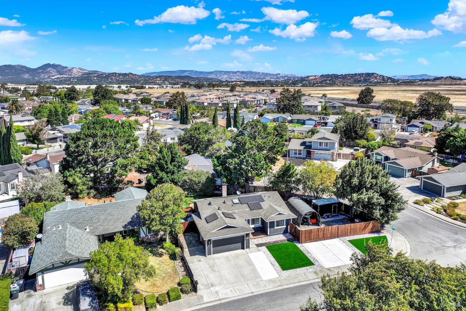 Detail Gallery Image 49 of 72 For 680 Silver Lake Dr, Fairfield,  CA 94534 - 3 Beds | 2 Baths