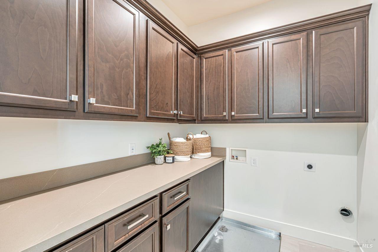 Detail Gallery Image 27 of 50 For 2022 Stony Oak Ct, Santa Rosa,  CA 95403 - 4 Beds | 3/1 Baths