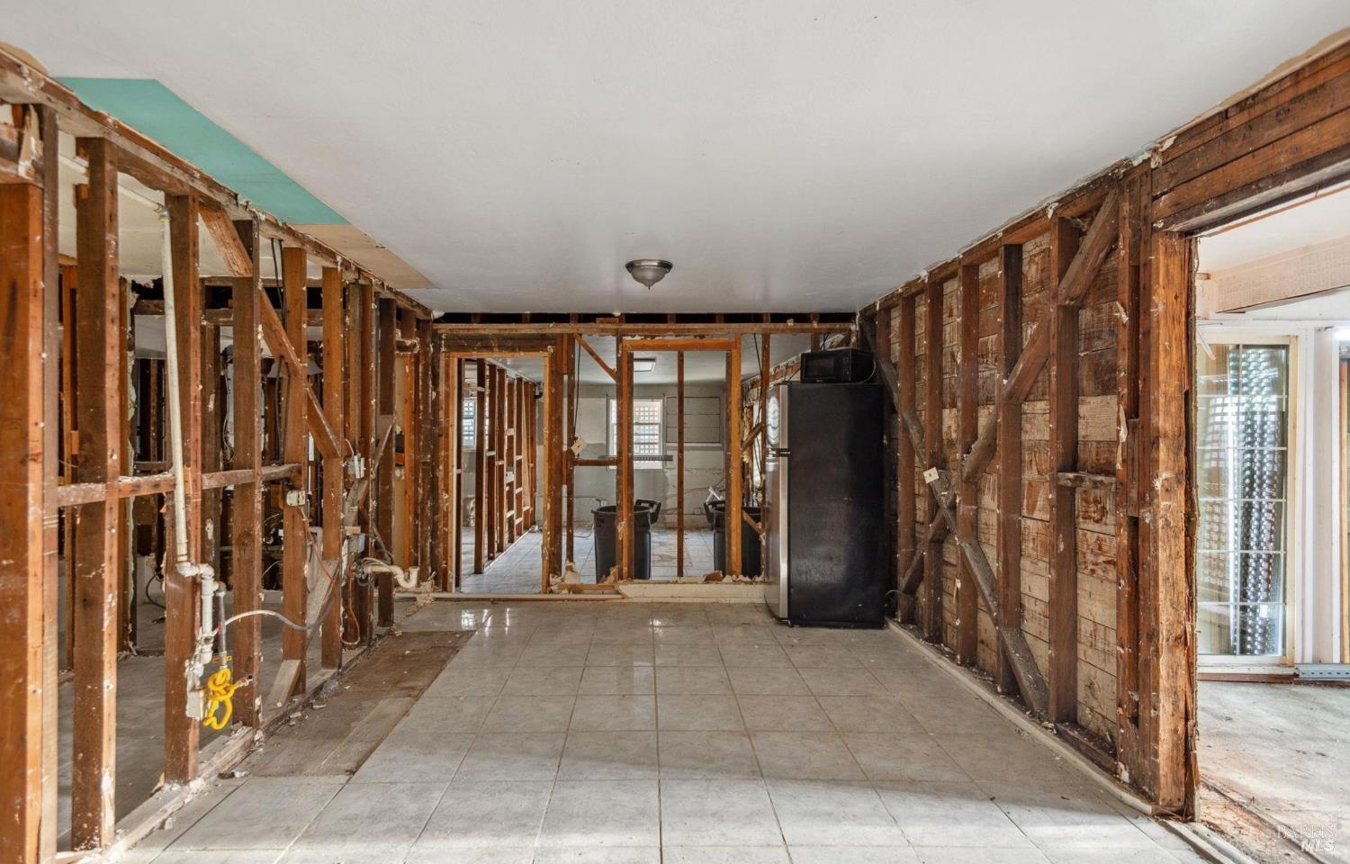 Detail Gallery Image 26 of 30 For 14670 Midland Rd, Castro Valley,  CA 94578 - 4 Beds | 3/1 Baths