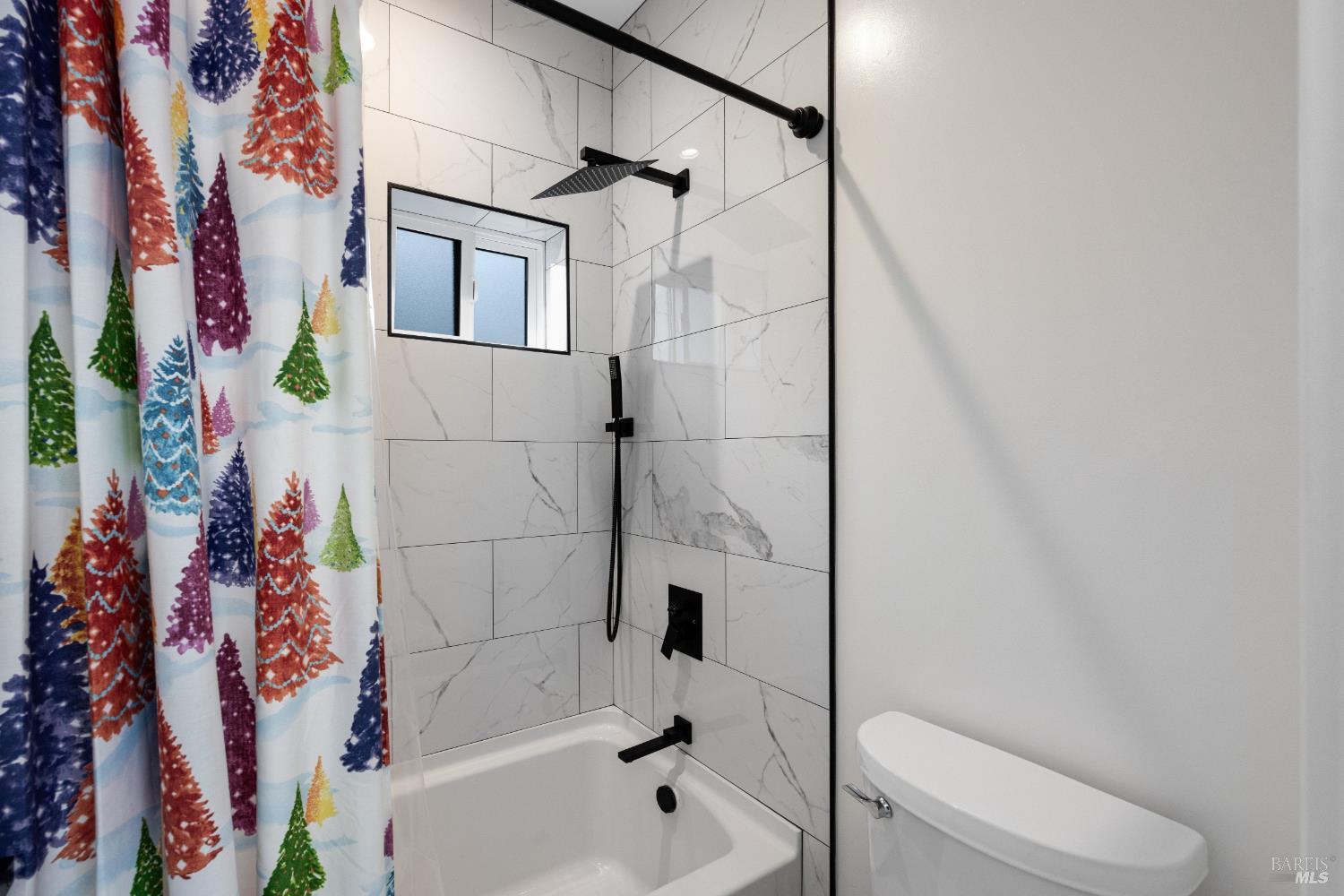 Detail Gallery Image 52 of 64 For 1966 Viewpointe Cir, Santa Rosa,  CA 95403 - 6 Beds | 5/1 Baths