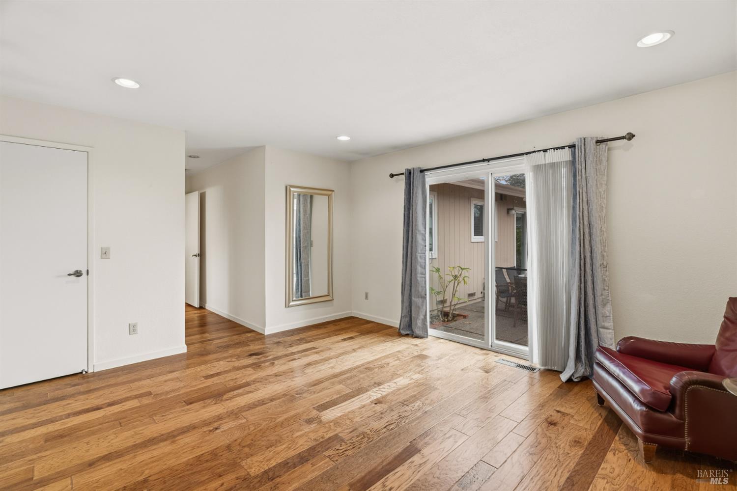 Detail Gallery Image 22 of 30 For 1808 Sherwood Ct, Santa Rosa,  CA 95405 - 2 Beds | 2 Baths