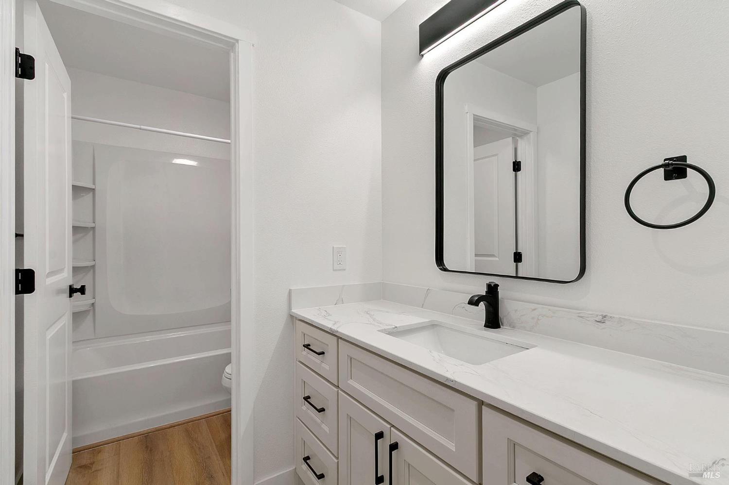 Detail Gallery Image 4 of 25 For 604 Oregon St, Fairfield,  CA 94533 - 6 Beds | 3 Baths