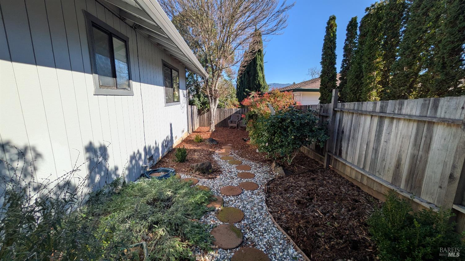 Detail Gallery Image 6 of 16 For 929 Helen Ave, Ukiah,  CA 95482 - 3 Beds | 2 Baths