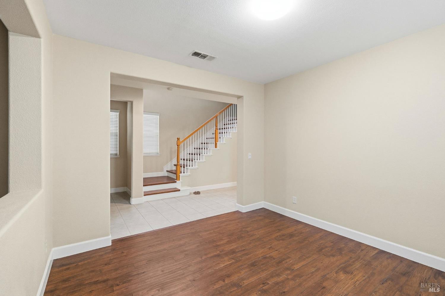 Detail Gallery Image 6 of 48 For 4488 Avondale Cir, Fairfield,  CA 94533 - 3 Beds | 3 Baths