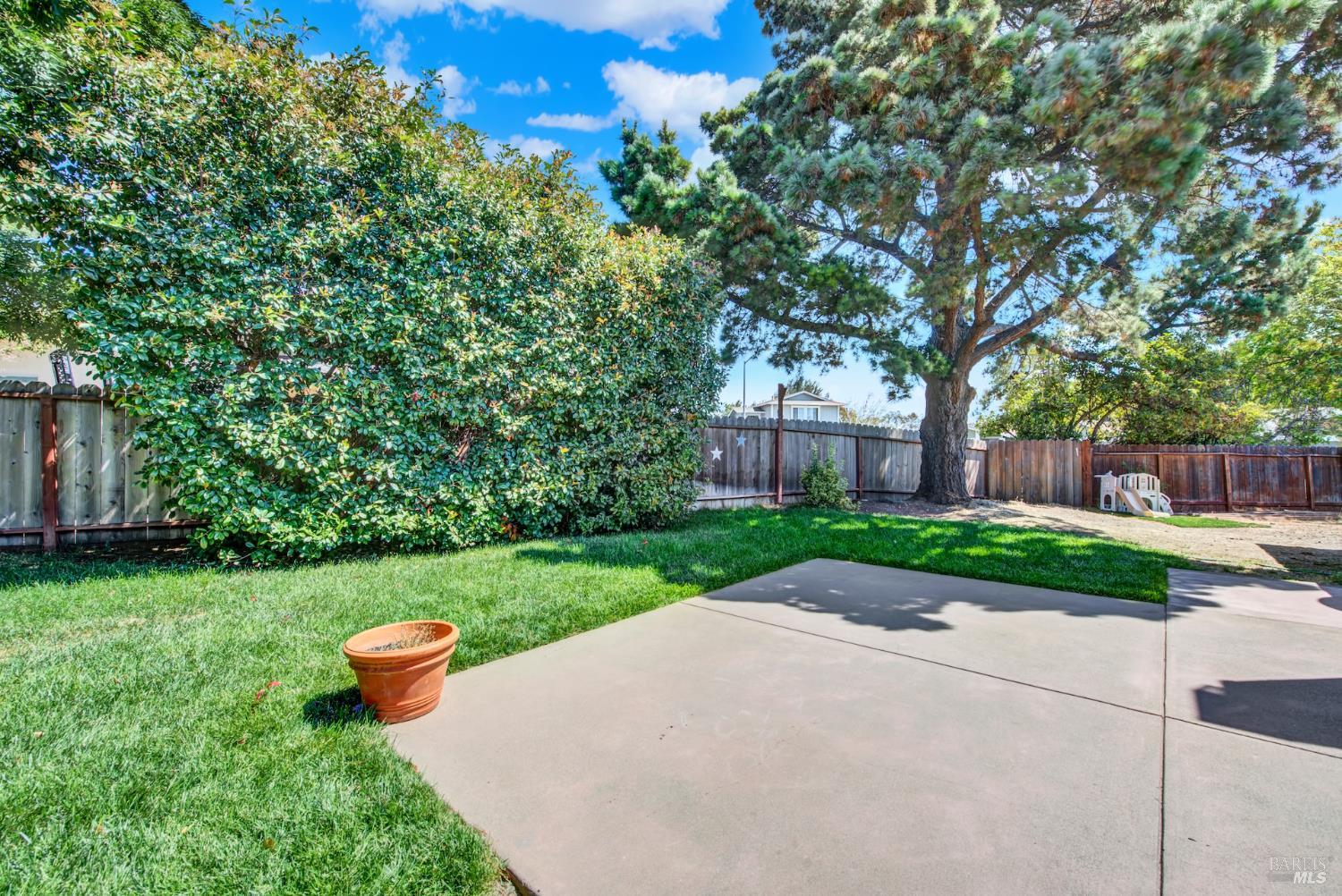 Detail Gallery Image 62 of 72 For 680 Silver Lake Dr, Fairfield,  CA 94534 - 3 Beds | 2 Baths