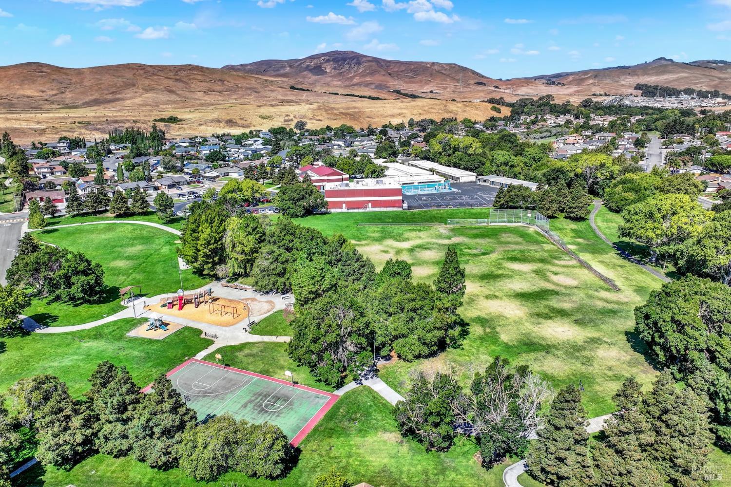 Detail Gallery Image 70 of 72 For 680 Silver Lake Dr, Fairfield,  CA 94534 - 3 Beds | 2 Baths